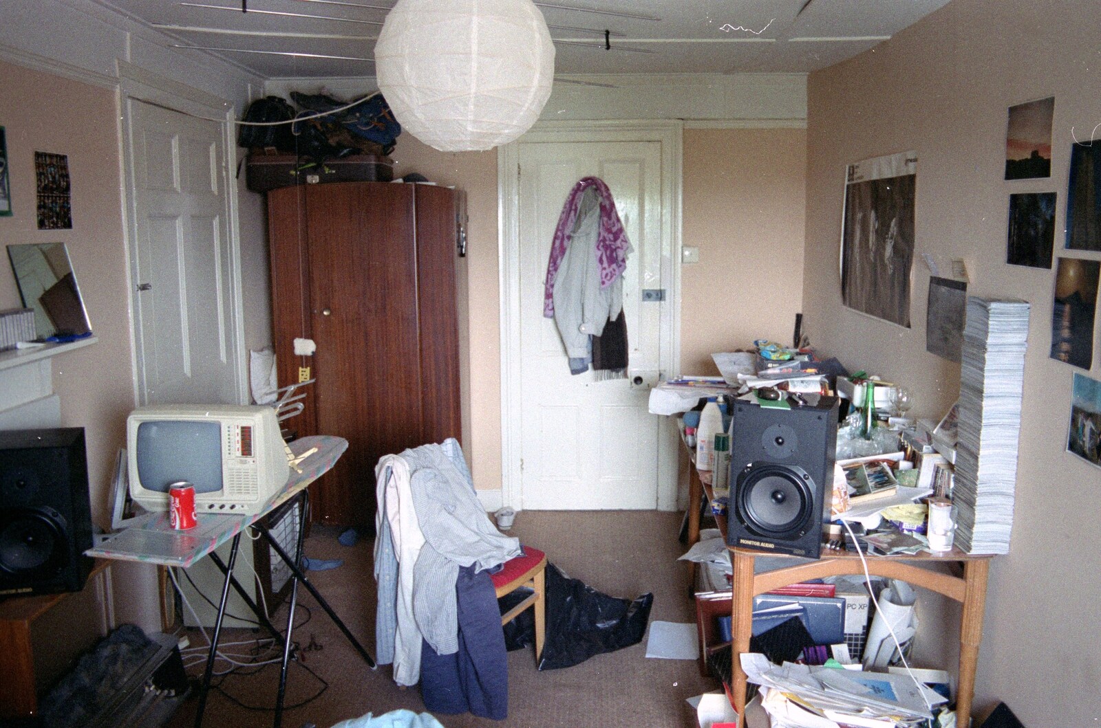 Uni: Risky Business, A Wedding Occurs and Dave Leaves, Wyndham Square, Plymouth - 15th July 1989: Nosher's bedroom - neat and tidy, as usual