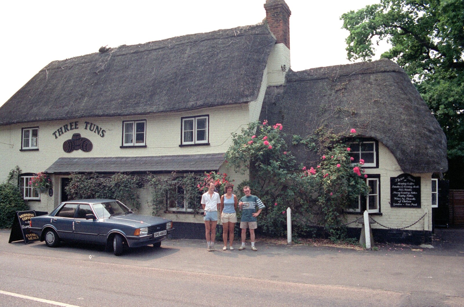 The Three Tuns pub in Bransgore from Back From Uni: Summer Pruning, Bransgore, Dorset - 25th July 1989