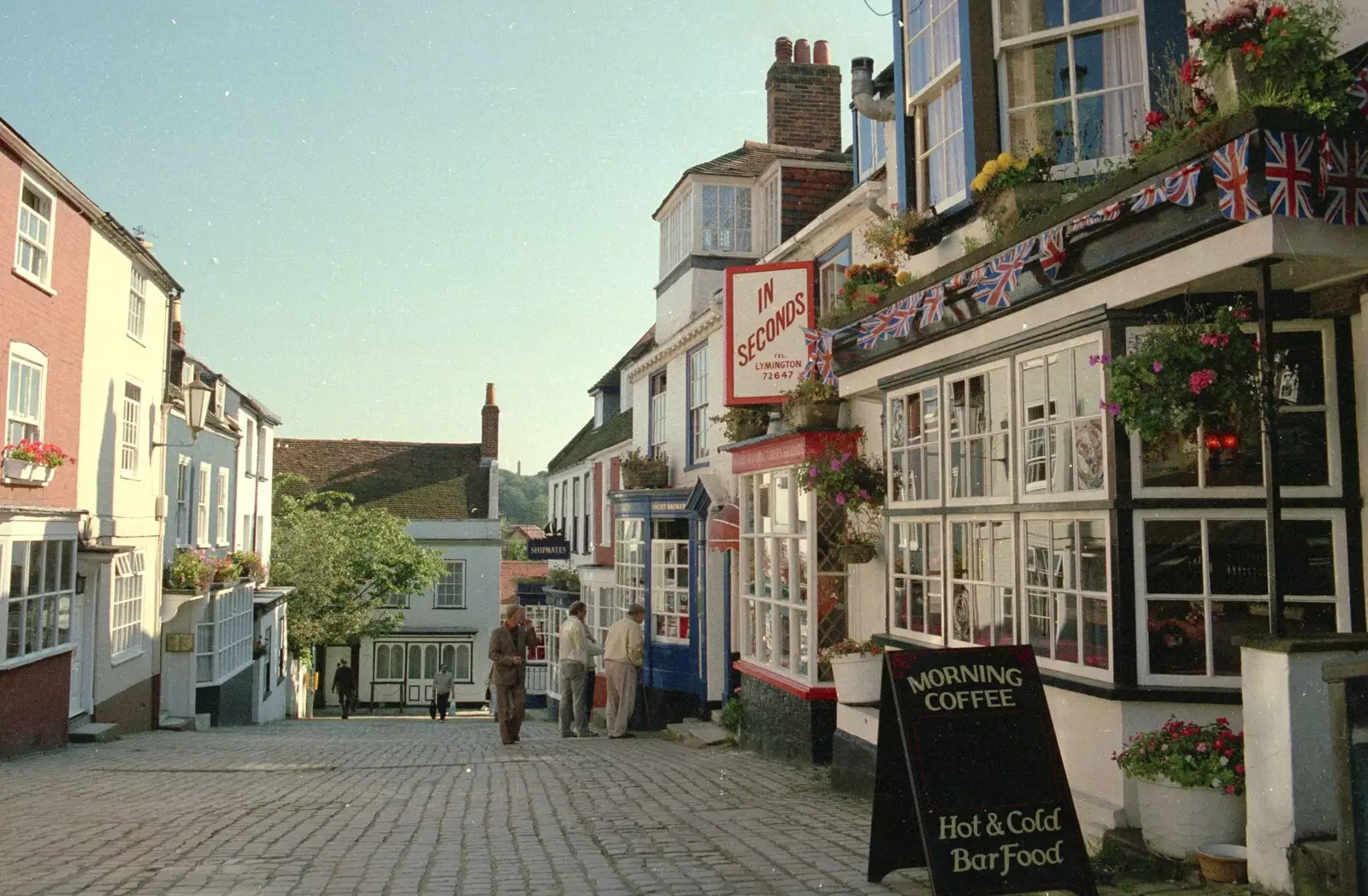 The Kings Head pub on Quay Hill, Lymington, from A Walk in the New Forest, Hampshire - 27th July 1989