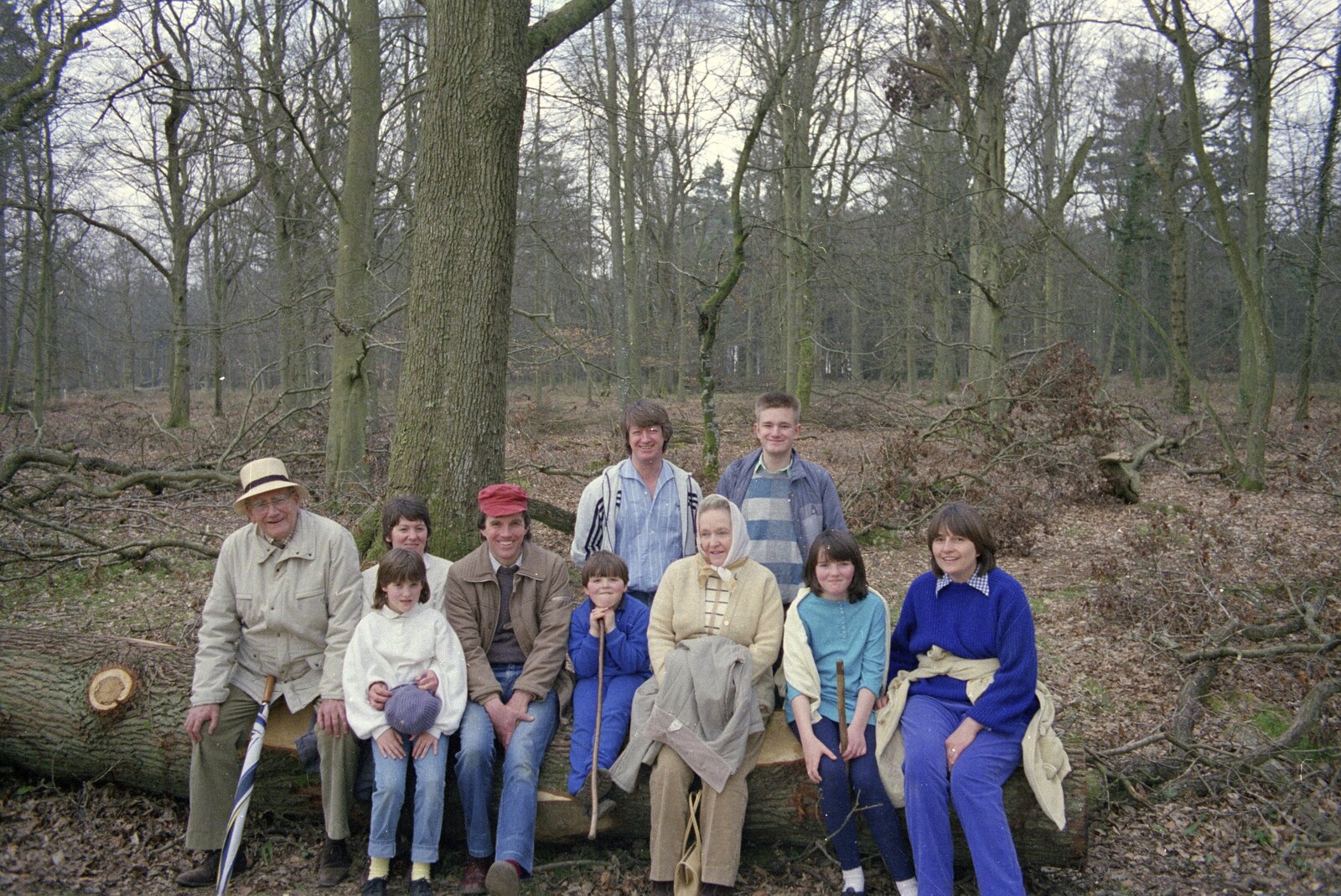 Nosher and the relatives, in the New Forest from A Walk in the New Forest, Hampshire - 27th July 1989