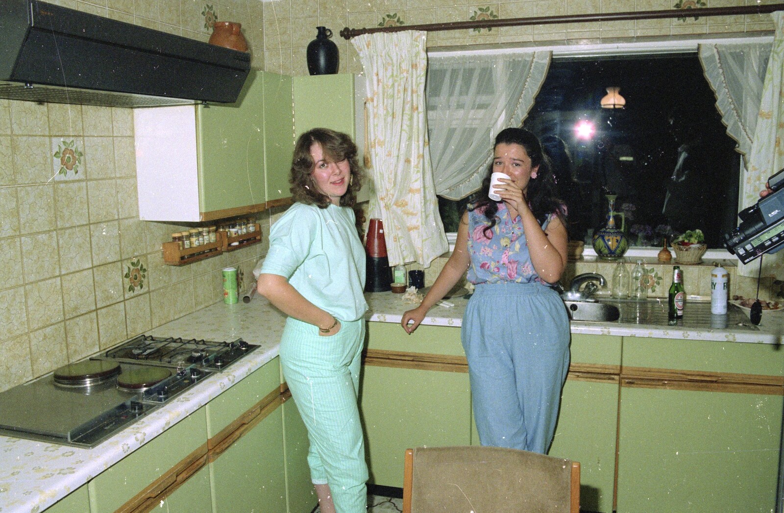 Chris and Phil's Party, Hordle, Hampshire - 6th September 1989: In the kitchen, with a massive 80s video camera