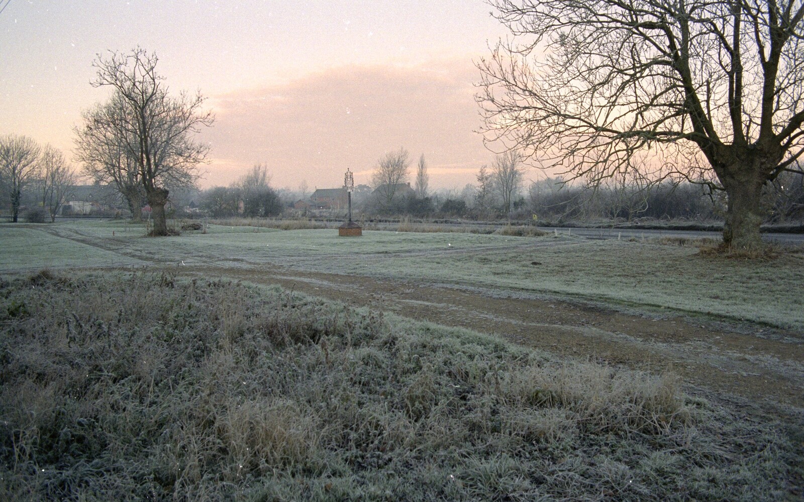It's a frosty morning on Stuston Common from The Old Man Visits, and a Frosty Stuston, Suffolk - 8th December 1989