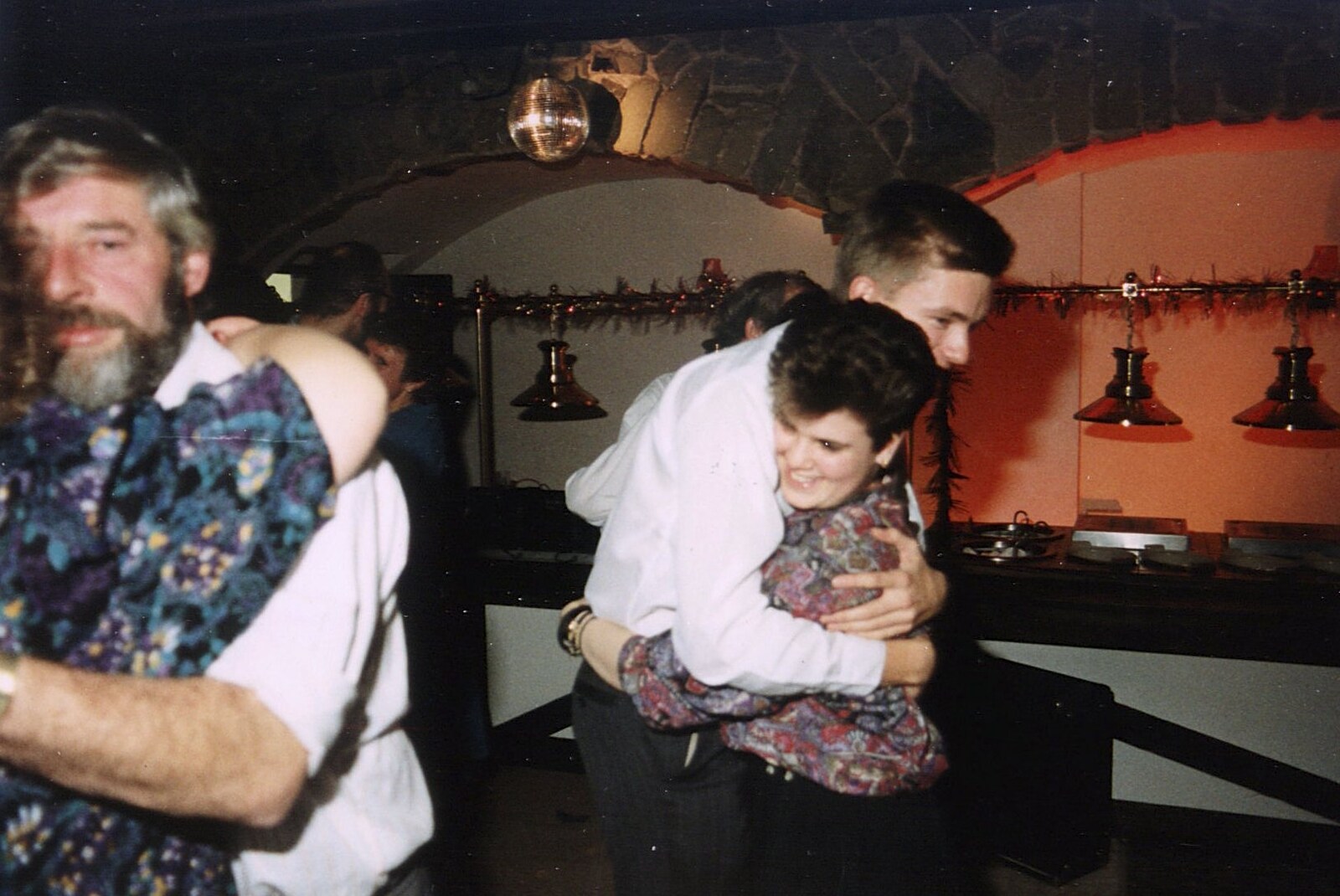Nosher dances with Kelly from BPCC Printec Christmas Do, Harleston Swan - 15th December 1989