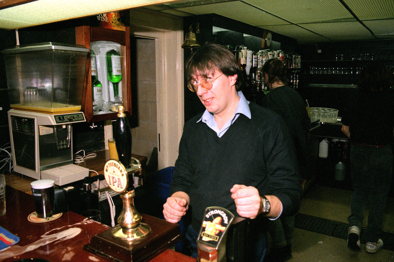 New Year's Eve and Everyone Visits, Stuston, Suffolk - 10th January 1990: Old bar-chum Steve gives the hairy eyeball, down in the Plymouth Poly Students' Union bar