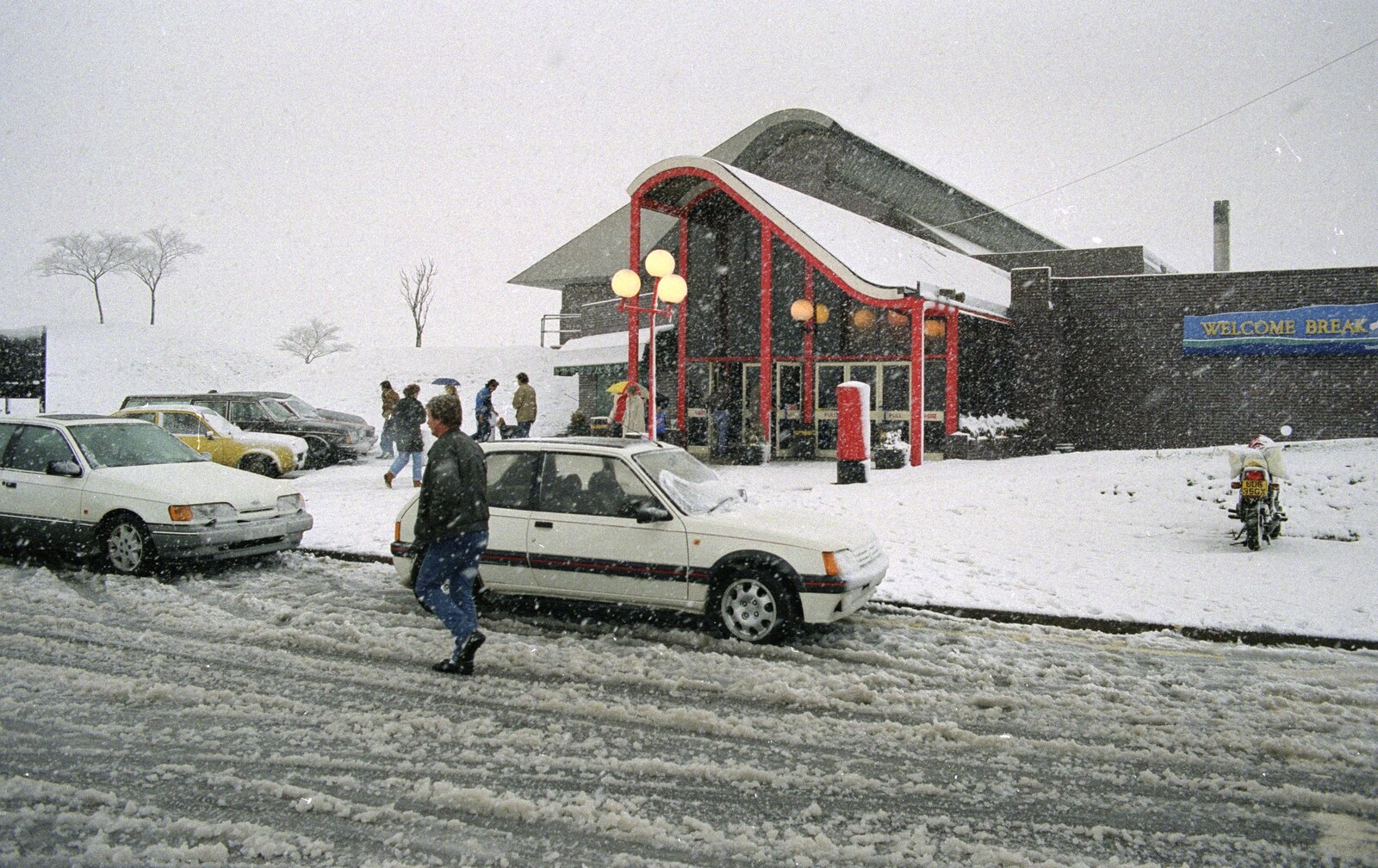 A Trip to Plymouth and Bristol, Avon and Devon - 18th February 1990: Snow whirls around Membury Services on the M4