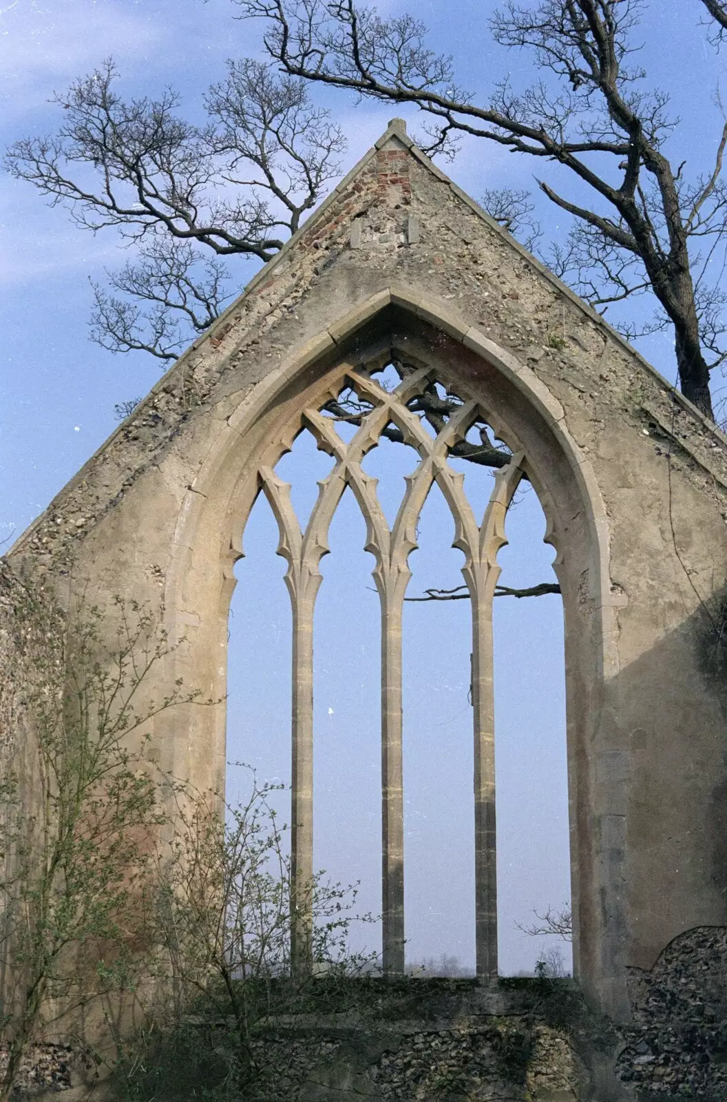 The derelict church near Tivetshall, from Kenny's Nibbles, St. Paul's and Sean's, Farnborough, London and Diss - 19th March 1990