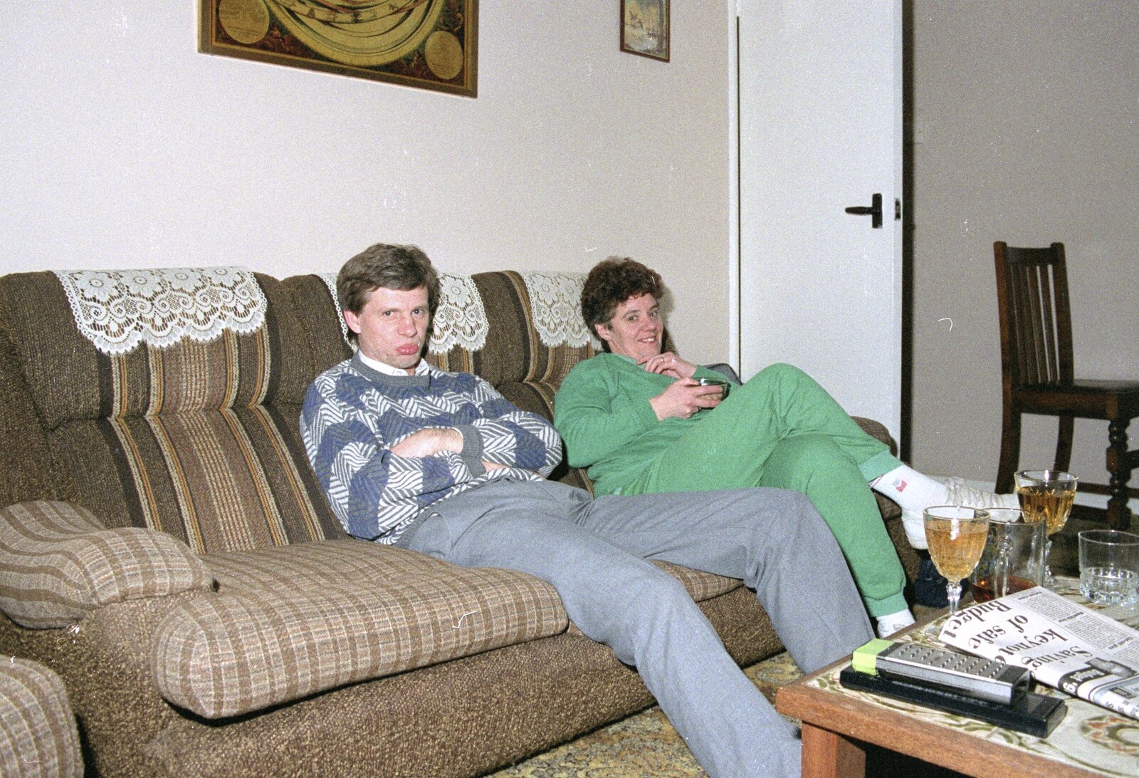 Steve-o and Crispy on Ken's sofa from Kenny's Nibbles, St. Paul's and Sean's, Farnborough, London and Diss - 19th March 1990