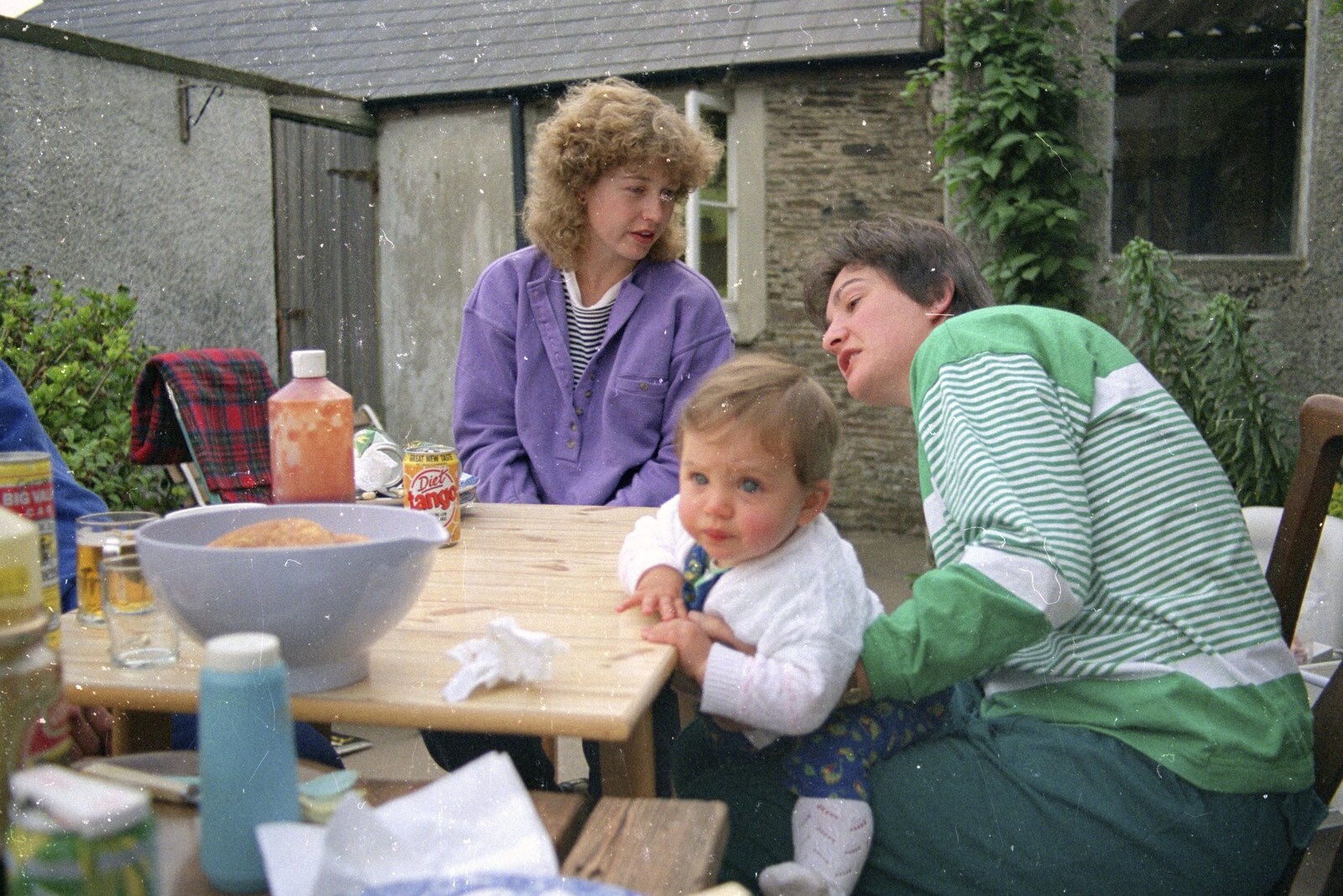 A Trip To Huelgoat, Brittany, France - 11th June 1990: Pamela, Helen and Helensprog in a get-together the day before we head off