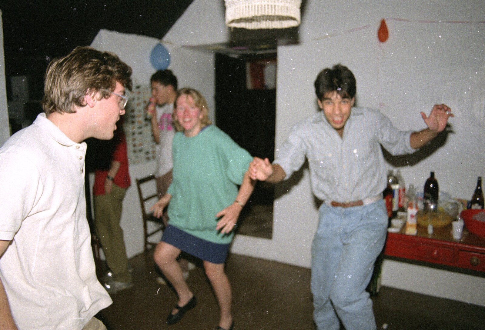 Liz's Party, Abergavenny, Monmouthshire, Wales - 4th August 1990: Funky dancing