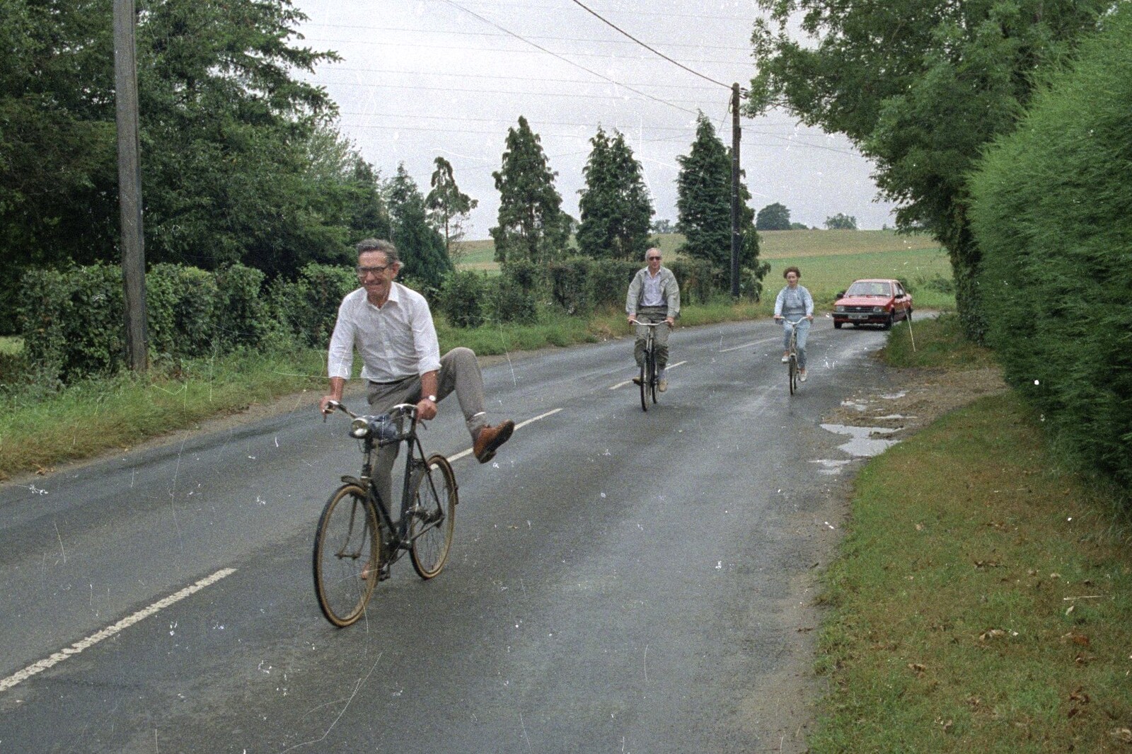 Derek goes for a bit of bicycle acrobatics from A Bike Ride to Redgrave, Suffolk - 11th August 1990