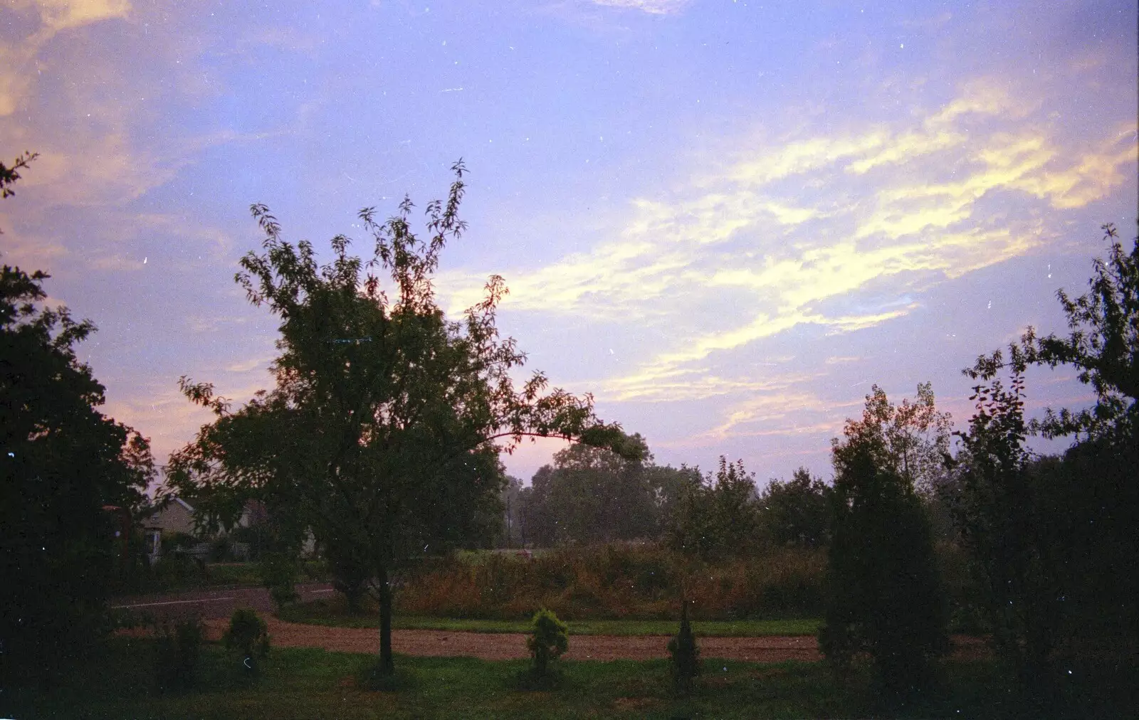 An evening sky over Stuston, from A Trip to Sean's, and a Battle of Britain Flypast, Farnborough, Suffolk and London - 15th September 1990