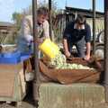 Geoff and Corky lay down the first cheese, The Annual Cider Making Event, Stuston, Suffolk - 11th October 1990