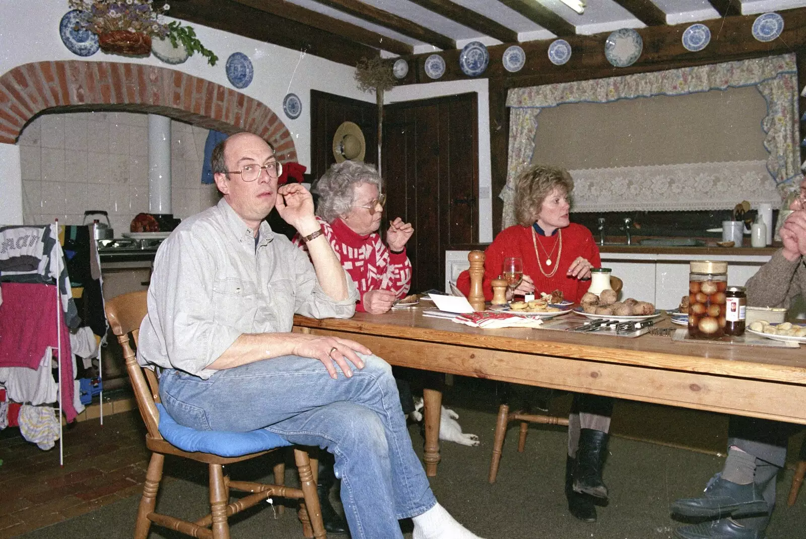 'Kipper' John looks less than impressed, from Printec's Christmas Dinner, Harleston, Norfolk - 22nd December 1990