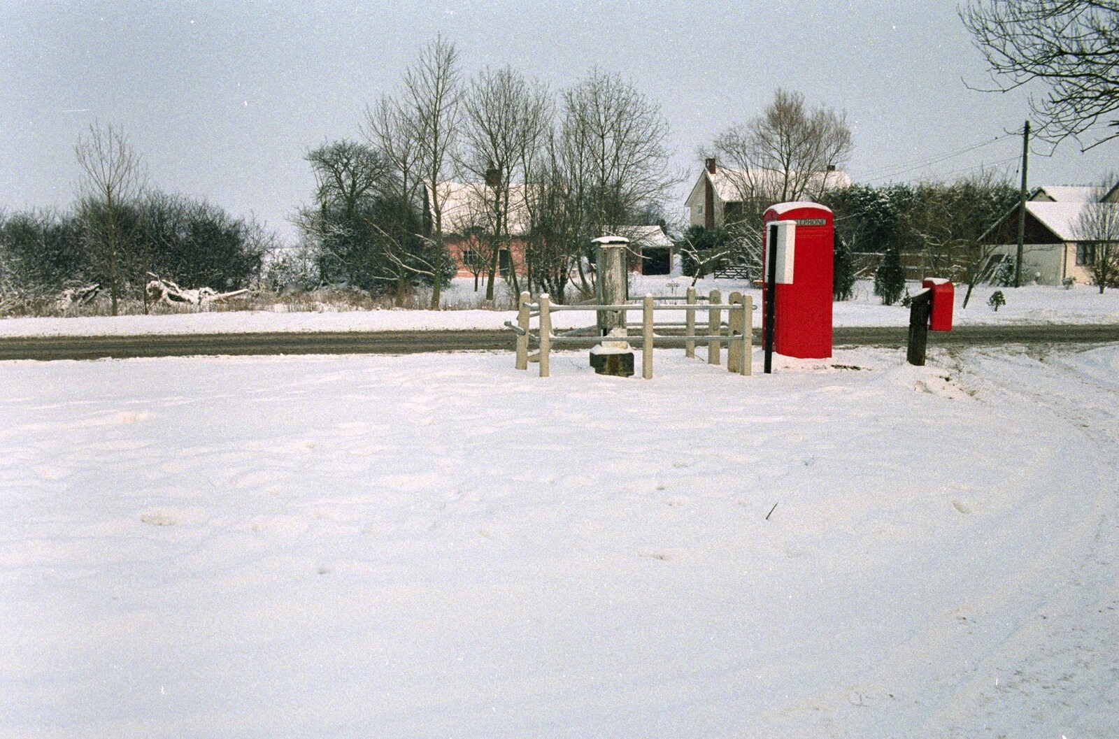 Stuston Common and the K6 phone box from Snow Days, Stuston and Norwich, Suffolk and Norfolk - 4th February 1991