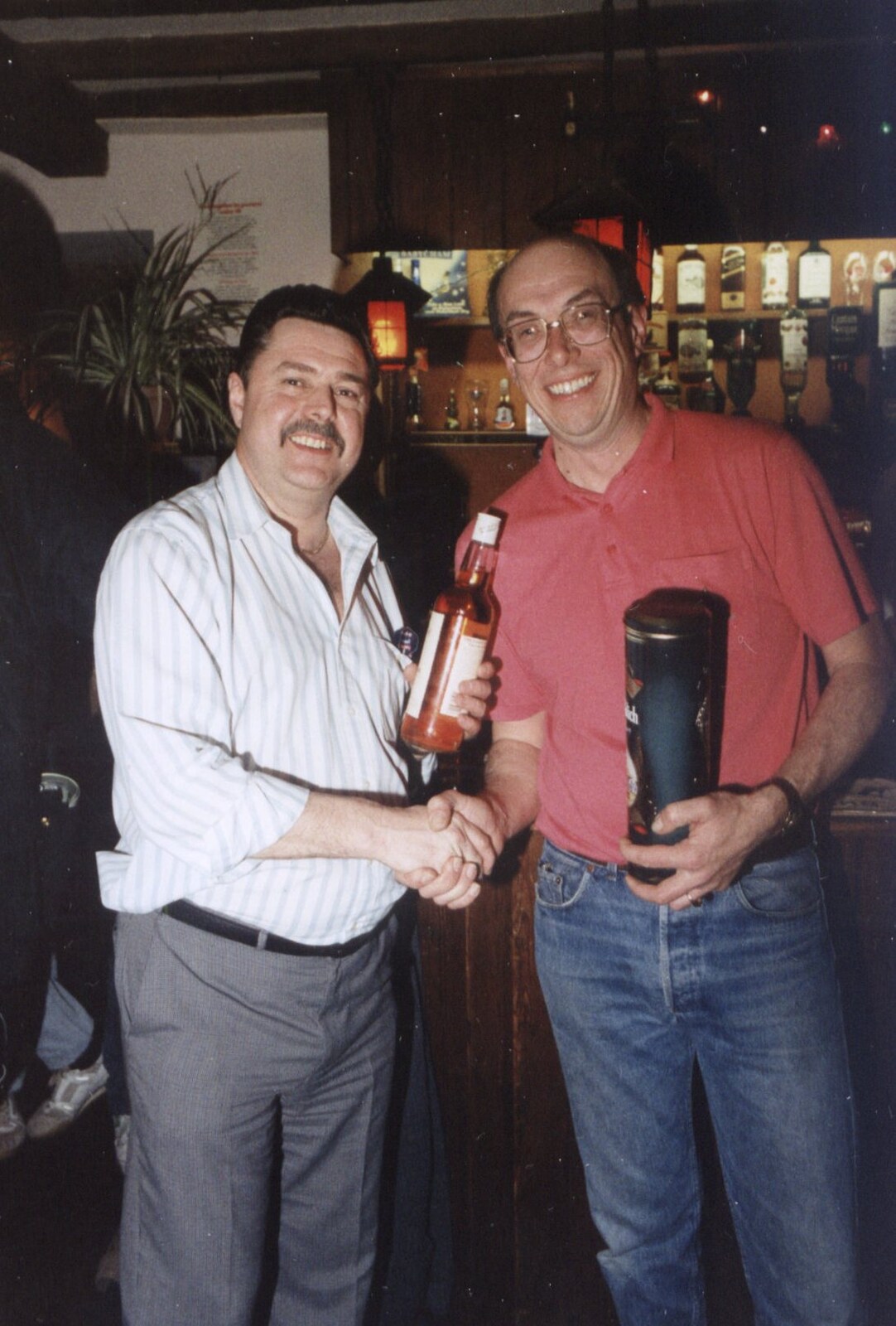BPCC Printec Reunion at The Brome Swan, Suffolk - 20th February 1991: John Chapman wins a bottle of Glenfiddich