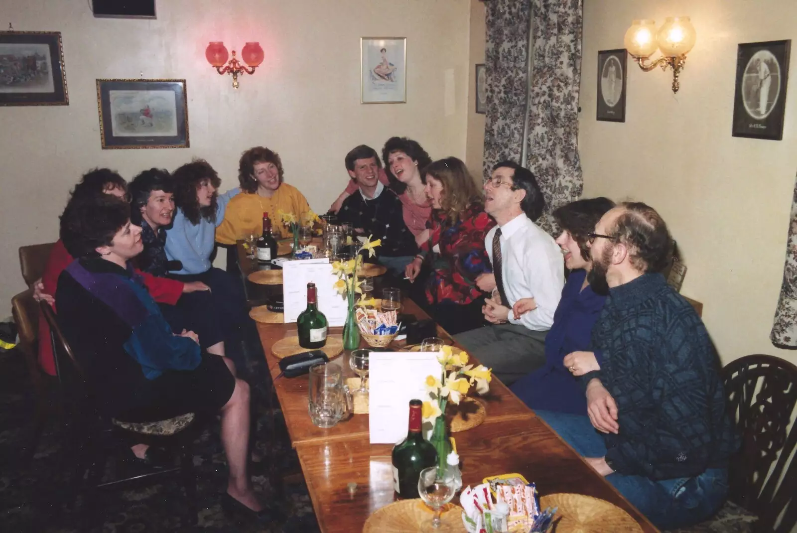 The gang sing Auld Lang Syne around the table, from BPCC Printec Reunion at The Brome Swan, Suffolk - 20th February 1991