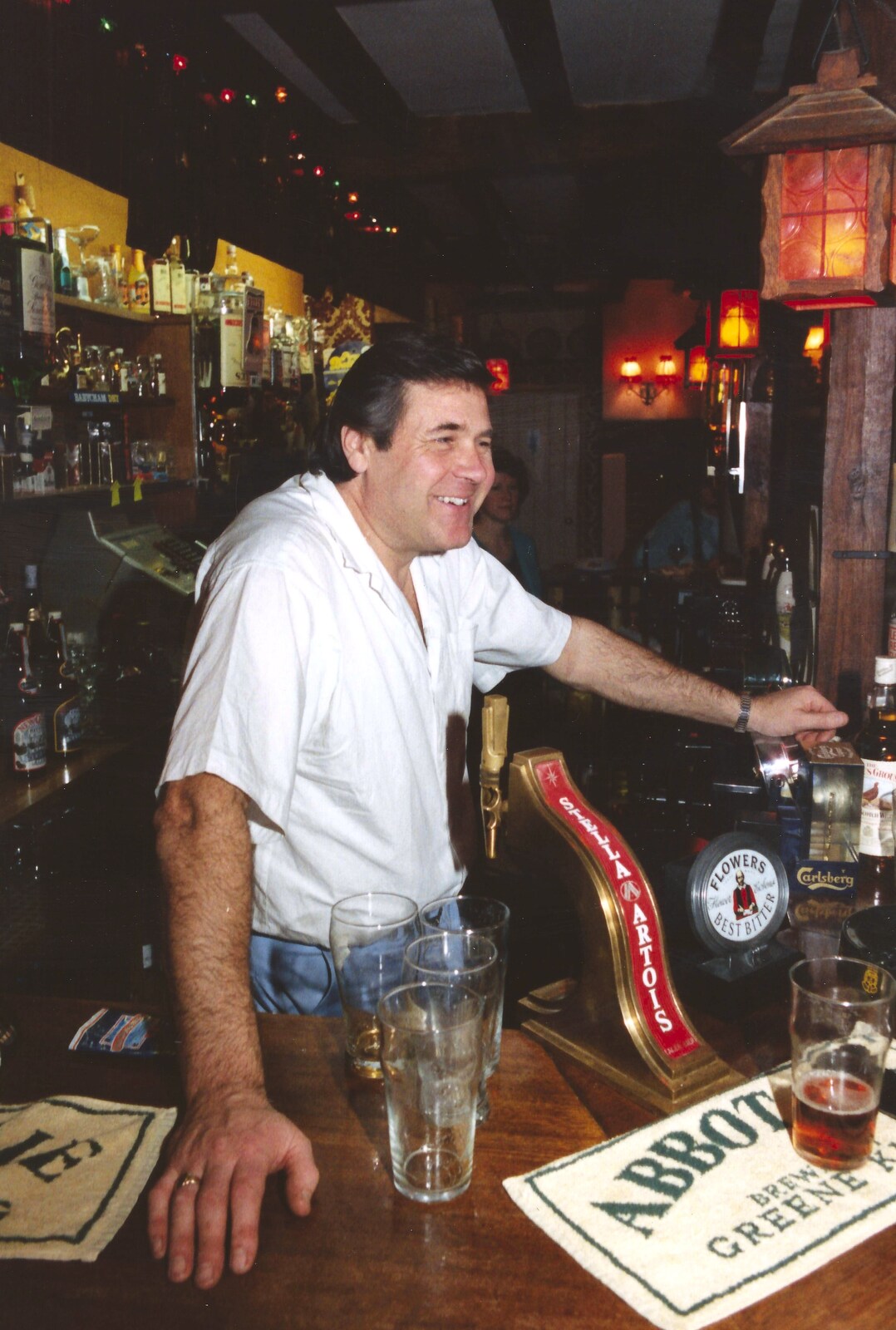 BPCC Printec Reunion at The Brome Swan, Suffolk - 20th February 1991: Alan behind the bar