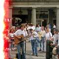 1991 Pete Smith the busker does his thing in Covent Garden