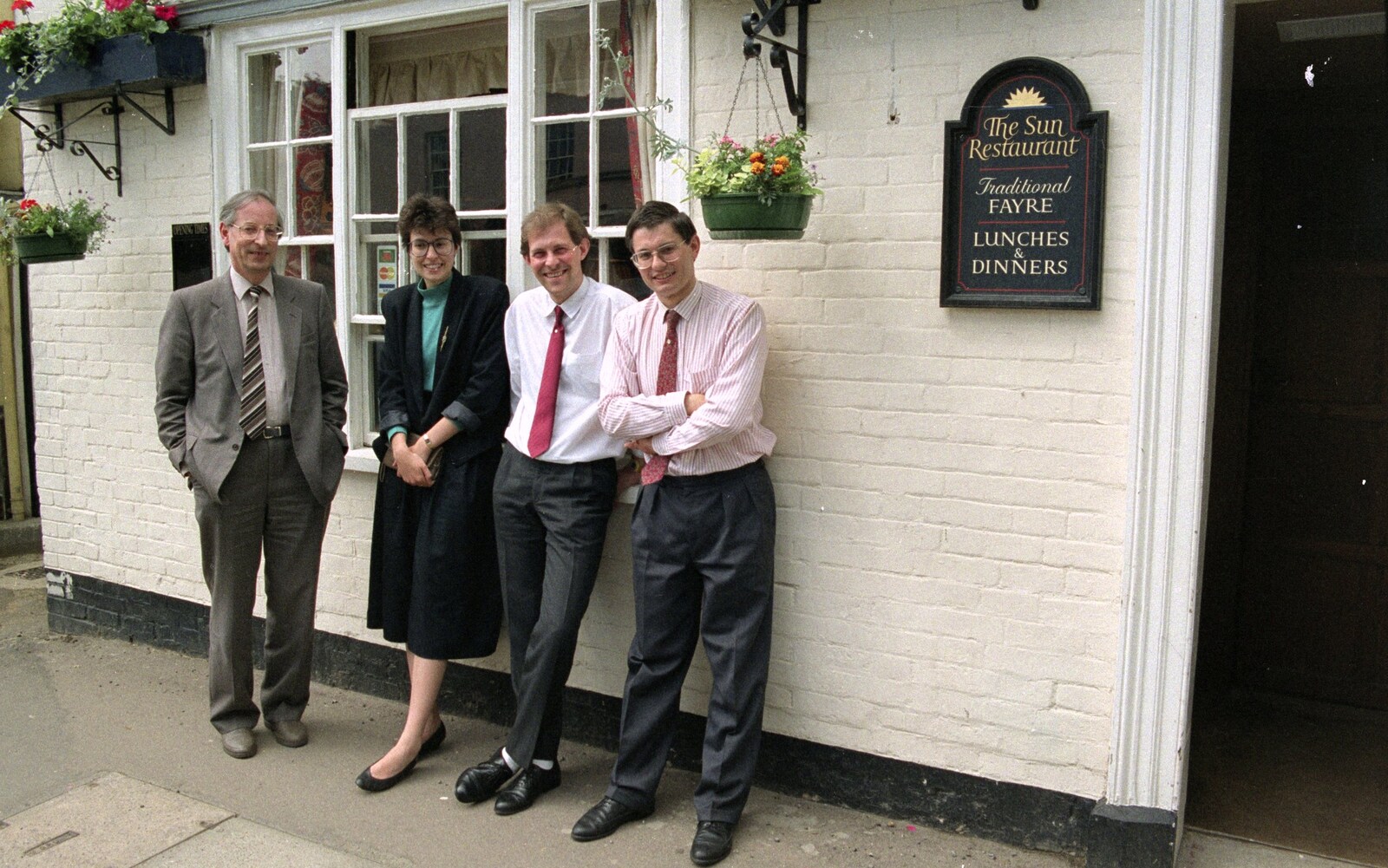 A Trip to Stratford-Upon-Avon and Other Randomness, Warwickshire, Suffolk and Norfolk - 28th June 1991: Lawrence 'Laz' Best, Six-foot Sue, Tim and another at The Sun, Colchester