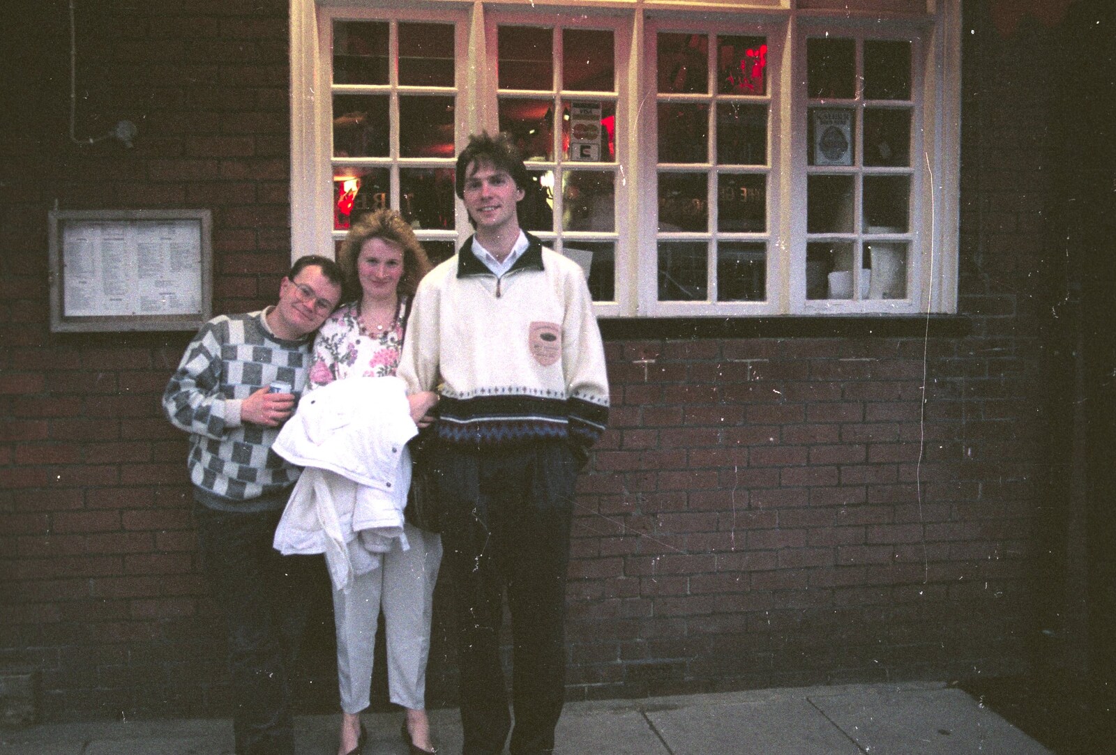 A Trip to Stratford-Upon-Avon and Other Randomness, Warwickshire, Suffolk and Norfolk - 28th June 1991: Hamish, Maria and Sean