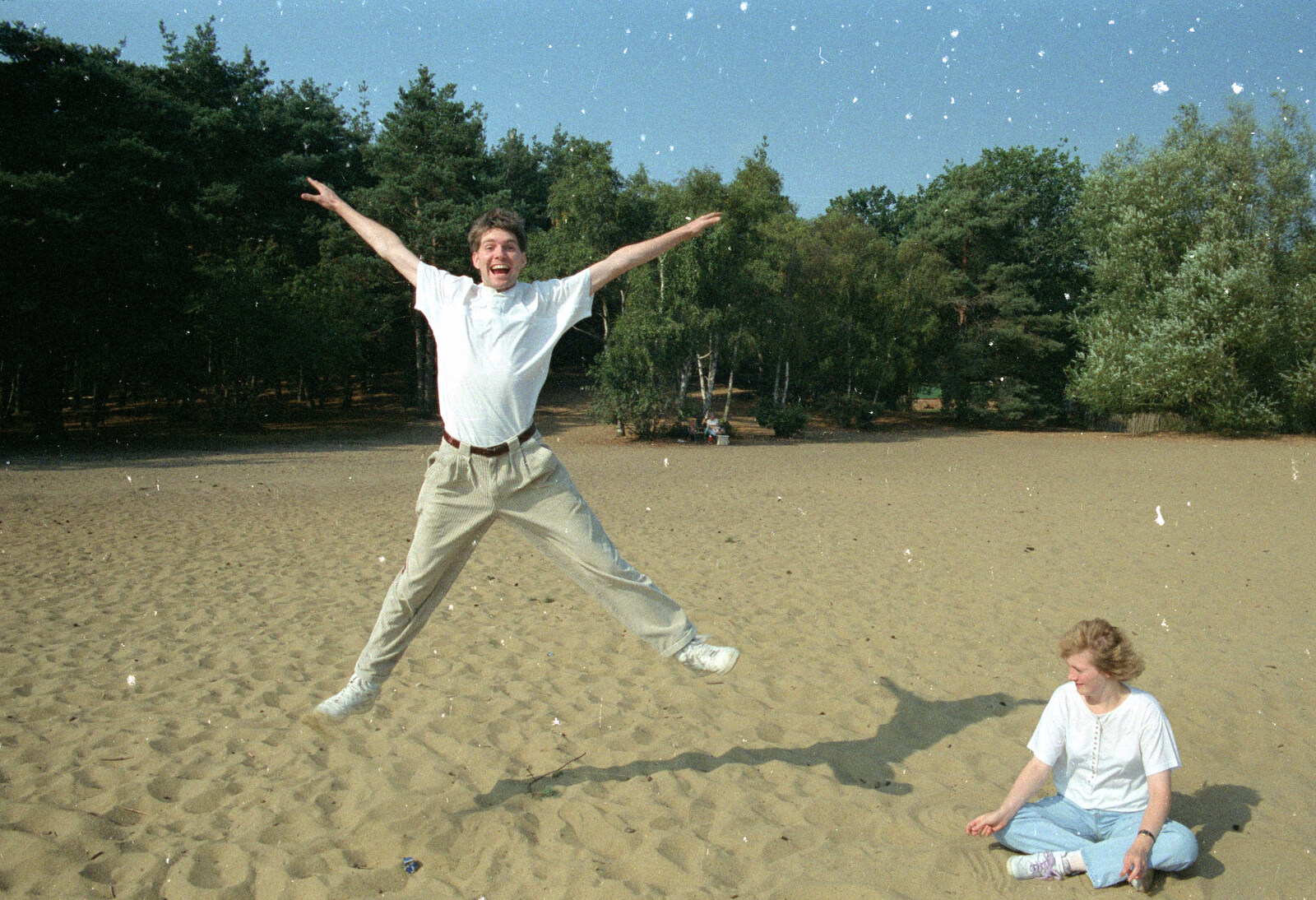 Sean does a few star jumps, for the laff from Printec at Thwaite Buck's Head, and a Trip to Farnborough, Suffolk and Hampshire - 19th August 1991