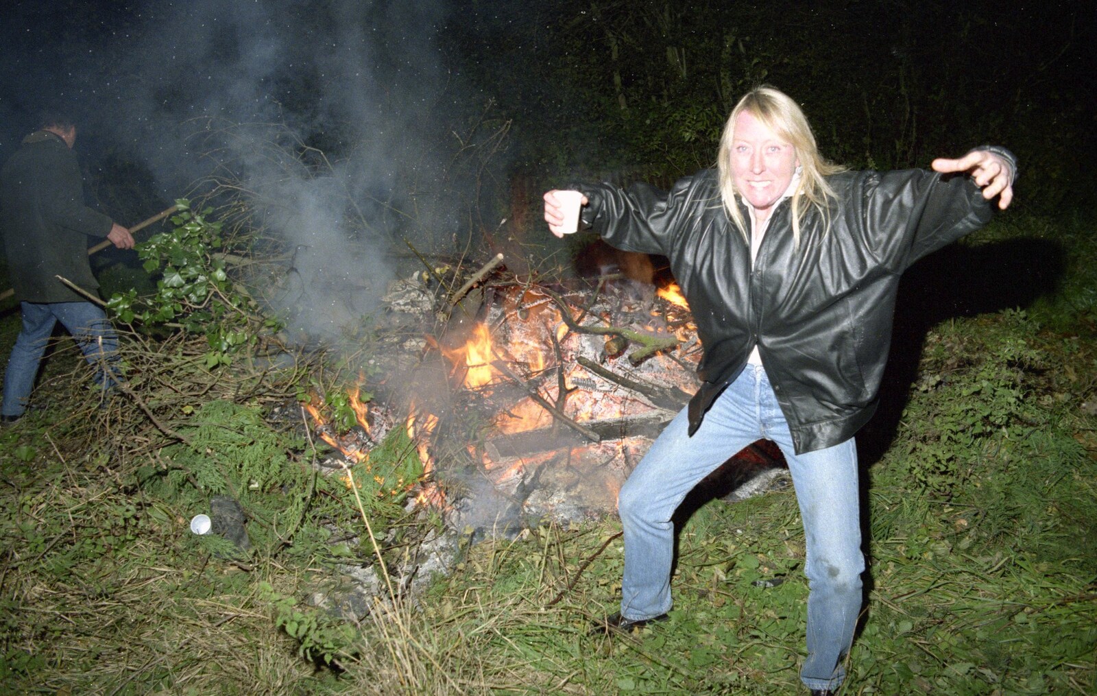 Sue does another Fire Dance from Bonfire Night and Printec at the Stoke Ash White Horse, Suffolk - 5th November 1991