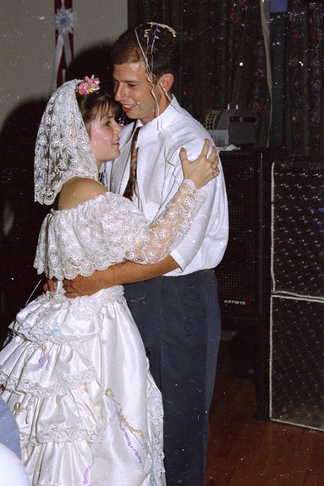 A wedding dance from Printec Kelly's Wedding, Eye, Suffolk - 25th April 1992