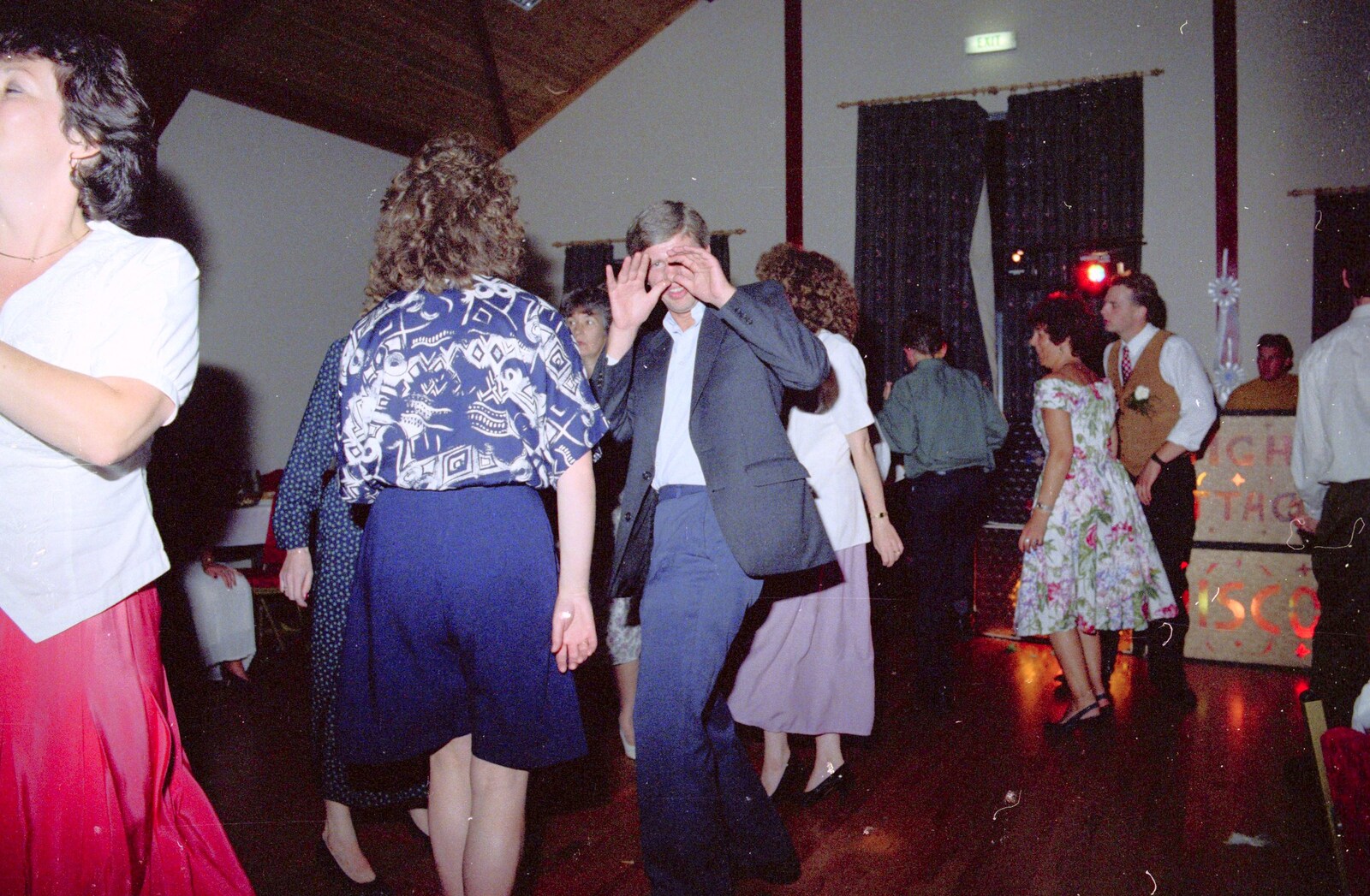 More Steve-o dancing from Printec Kelly's Wedding, Eye, Suffolk - 25th April 1992