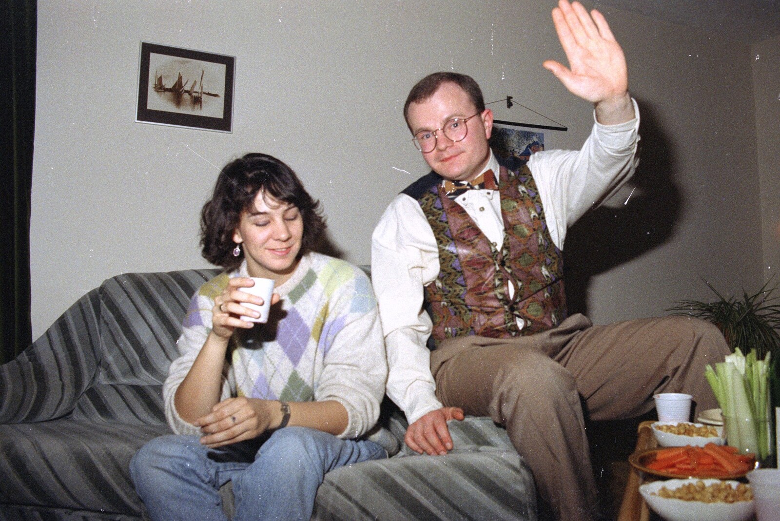 Hamish's Oxford Party, Oxfordshire - 25th April 1992: Talk to the hand, the waistcoat aint listenin'