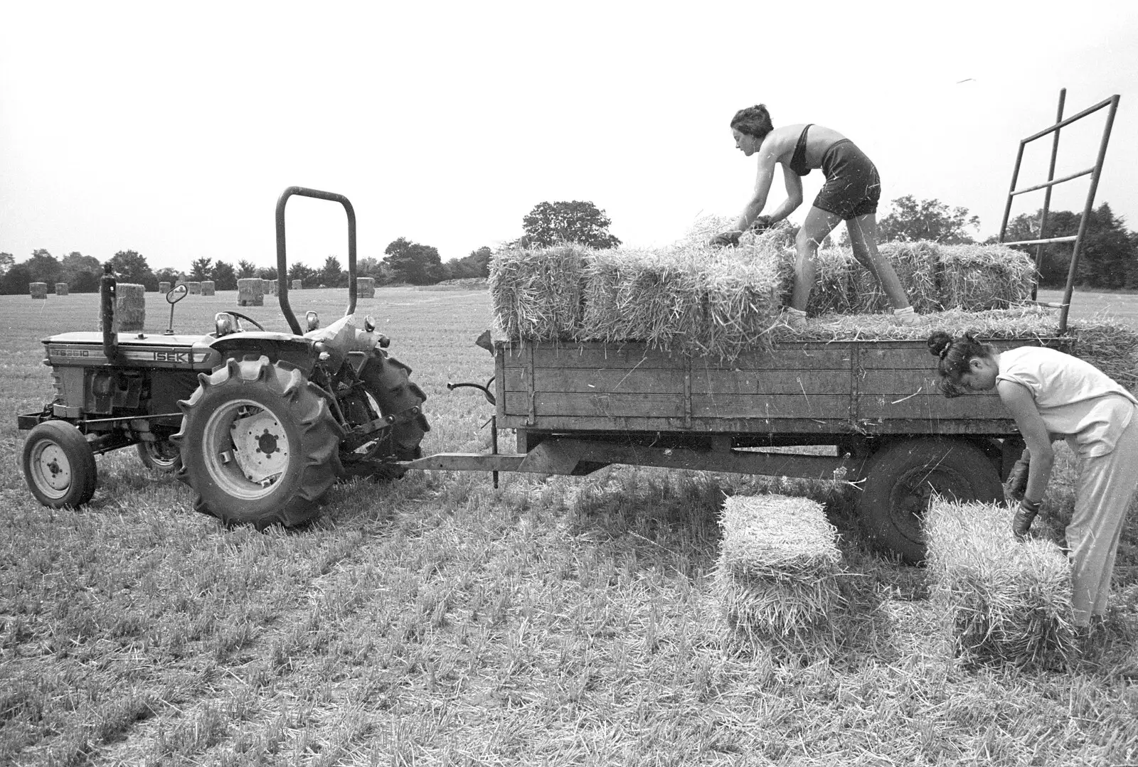 The second layer of bales on the trailer, from Working on the Harvest, Tibenham, Norfolk - 11th August 1992