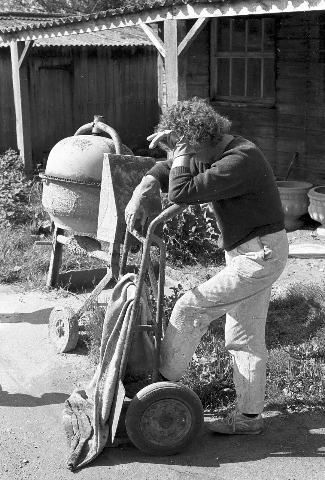 Brenda pauses leaning on a sack barrow, from A Black and White Life in Concrete, Stuston, Suffolk - 3rd September 1992