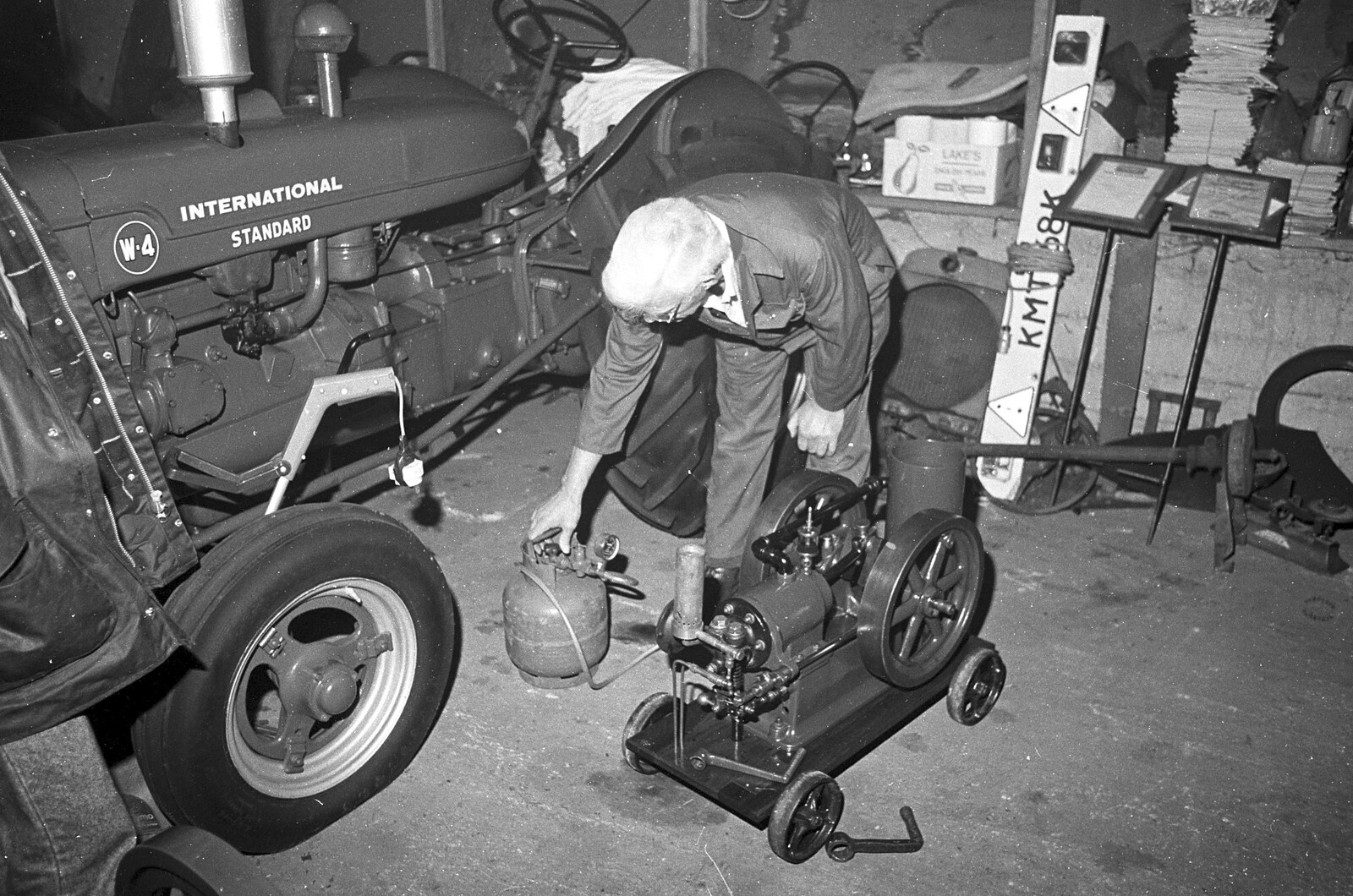 A Black and White Life in Concrete, Stuston, Suffolk - 3rd September 1992: A small stationery engine is prepped with a gas bottle