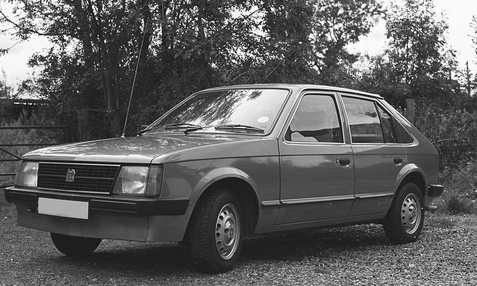 A Black and White Life in Concrete, Stuston, Suffolk - 3rd September 1992: Nosher's beloved Mark 1 Astra