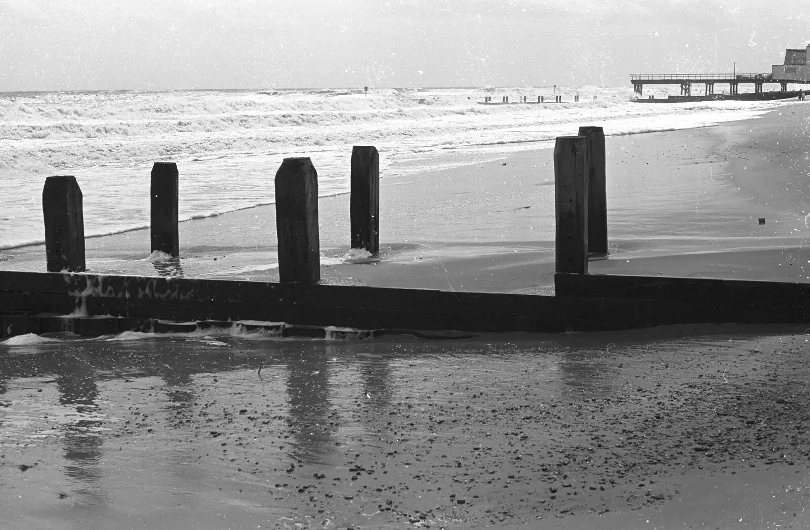 Groynes, and the derelict pier, from Blackshore Quay in Black and White, Southwold and Sizewell, Suffolk - 16th September 1992