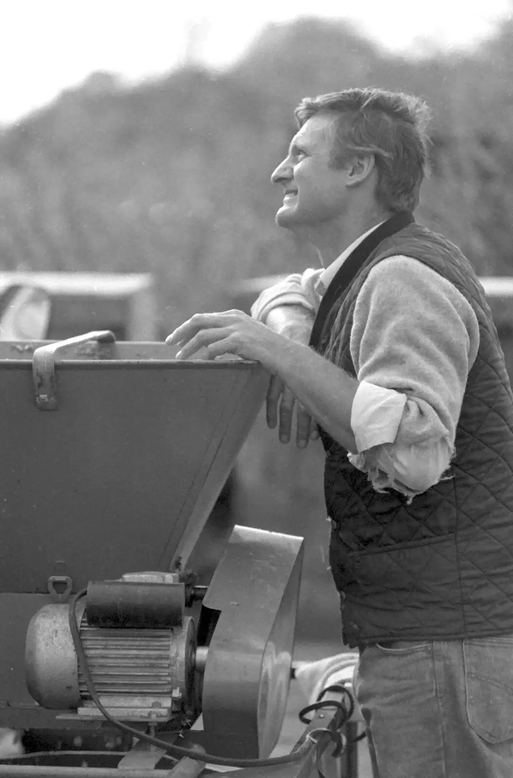 Geoff looks up, from Cider Making in Black and White, Stuston, Suffolk - 11th October 1992