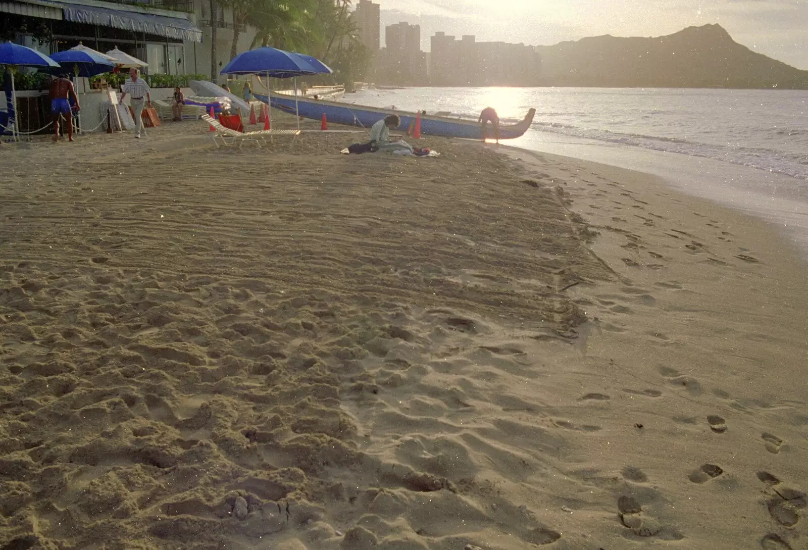 Waikiki beach in the early morning, from A 747 Cockpit, Honolulu and Pearl Harbor, O'ahu, Hawai'i, United States - 20th November 1992