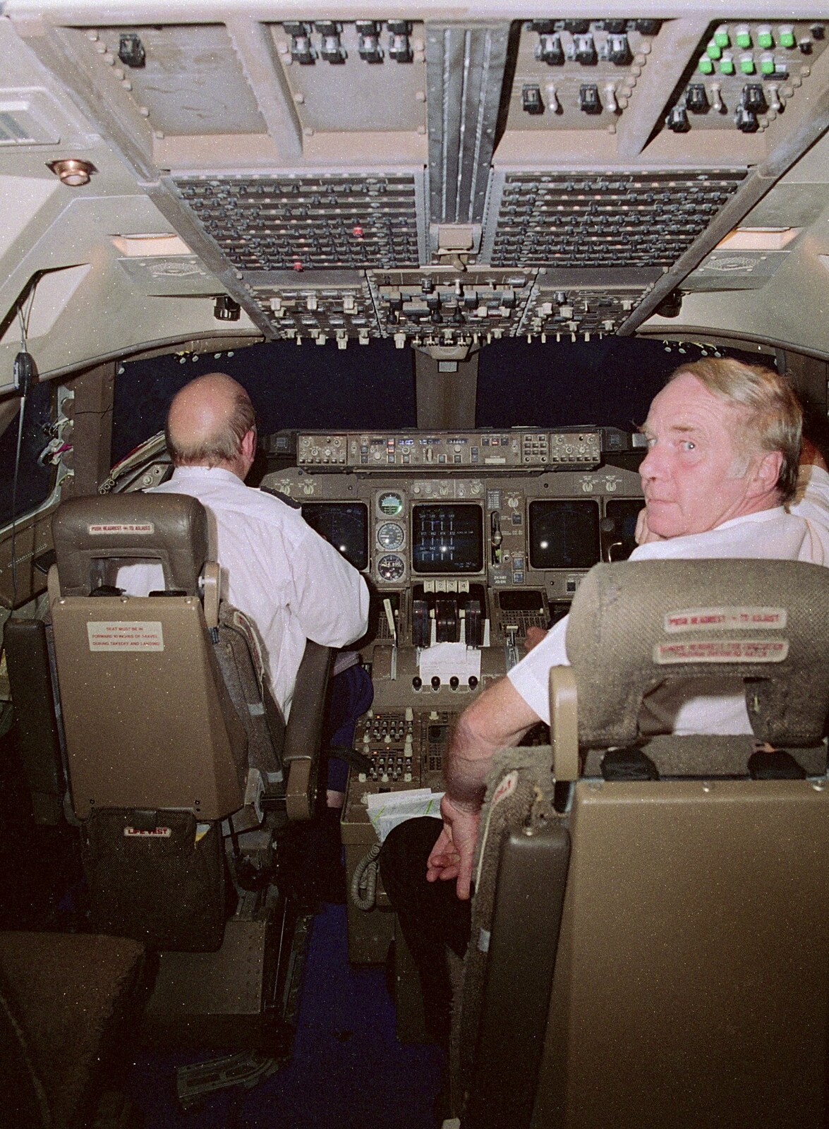 The Old Chap looks back from A 747 Cockpit, Honolulu and Pearl Harbor, O'ahu, Hawai'i, United States - 20th November 1992