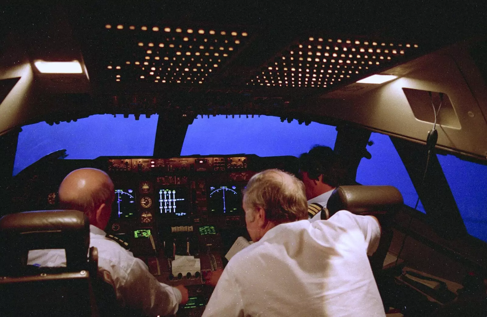 The Old Chap talks to the pilot, from A 747 Cockpit, Honolulu and Pearl Harbor, O'ahu, Hawai'i, United States - 20th November 1992