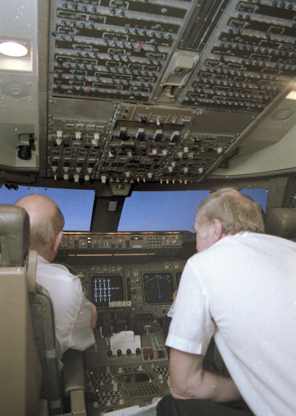 The Old Chap leans over from A 747 Cockpit, Honolulu and Pearl Harbor, O'ahu, Hawai'i, United States - 20th November 1992