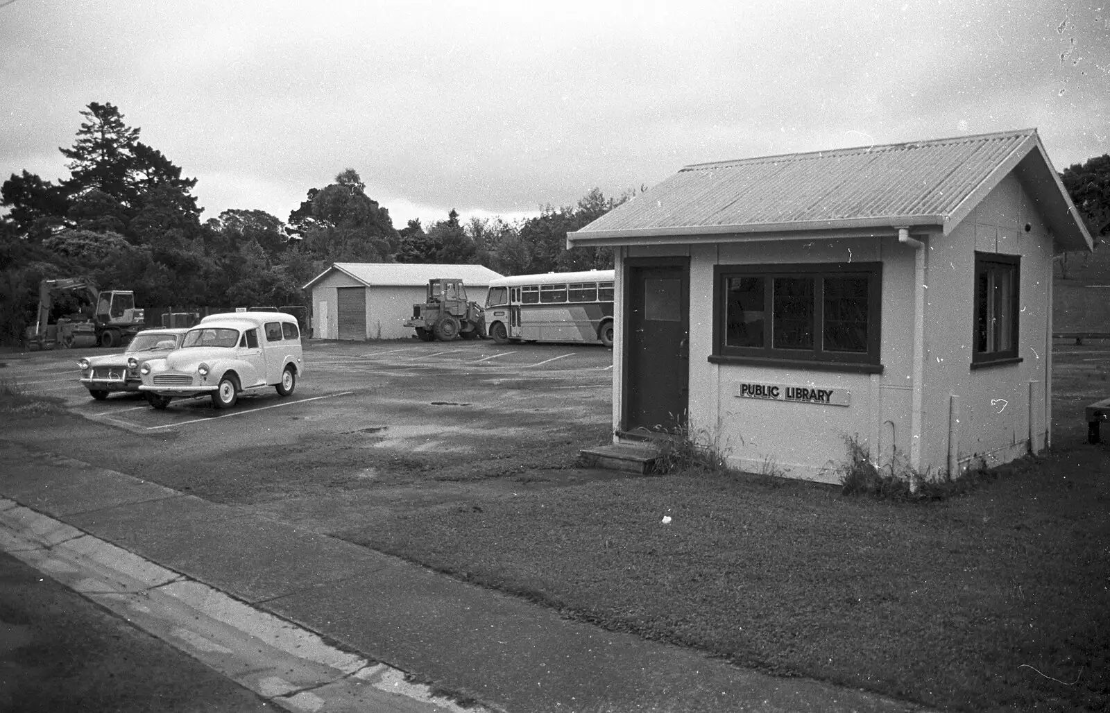 The Ferry Landing library, and some classic cars, from Ferry Landing, Whitianga, New Zealand - 23rd November 1992