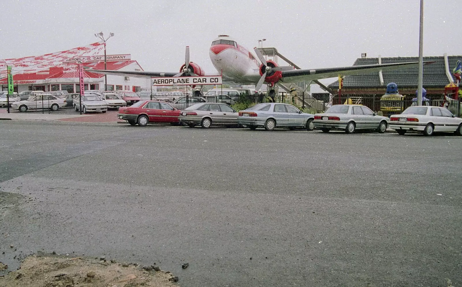 The Aeroplane Car Company, with a DC-3, from A Road-trip Through Rotorua to Palmerston, North Island, New Zealand - 27th November 1992