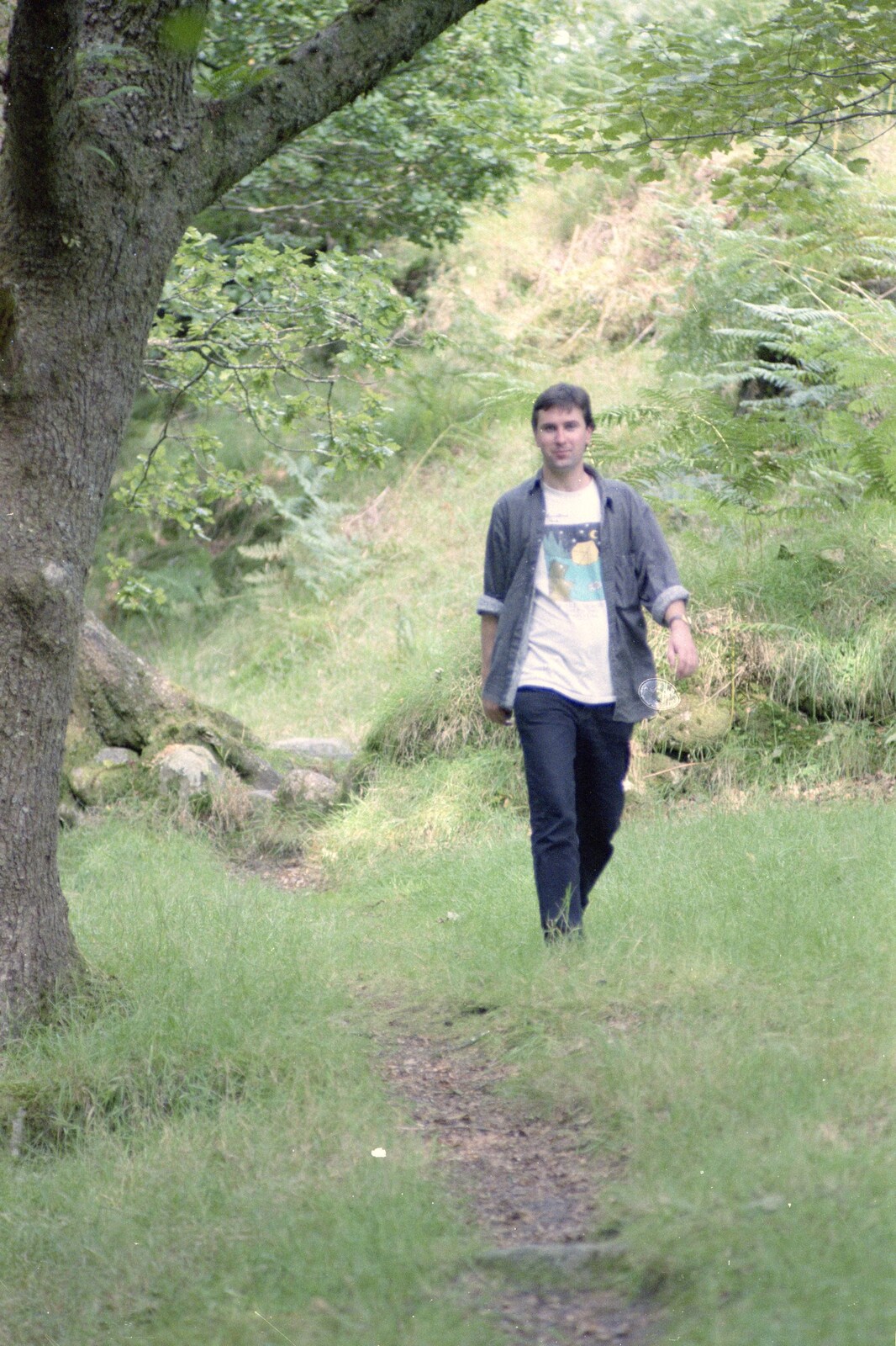 Riki walks around from A Trip to Mutton Cove, Plymouth, Devon - 15th May 1993
