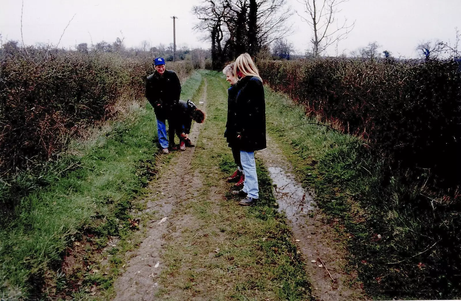 There'd a walk with Geoff, Brenda and Mad Sue in Stuston, from A Night In The Swan Inn, Brome, Suffolk - 1st November 1993