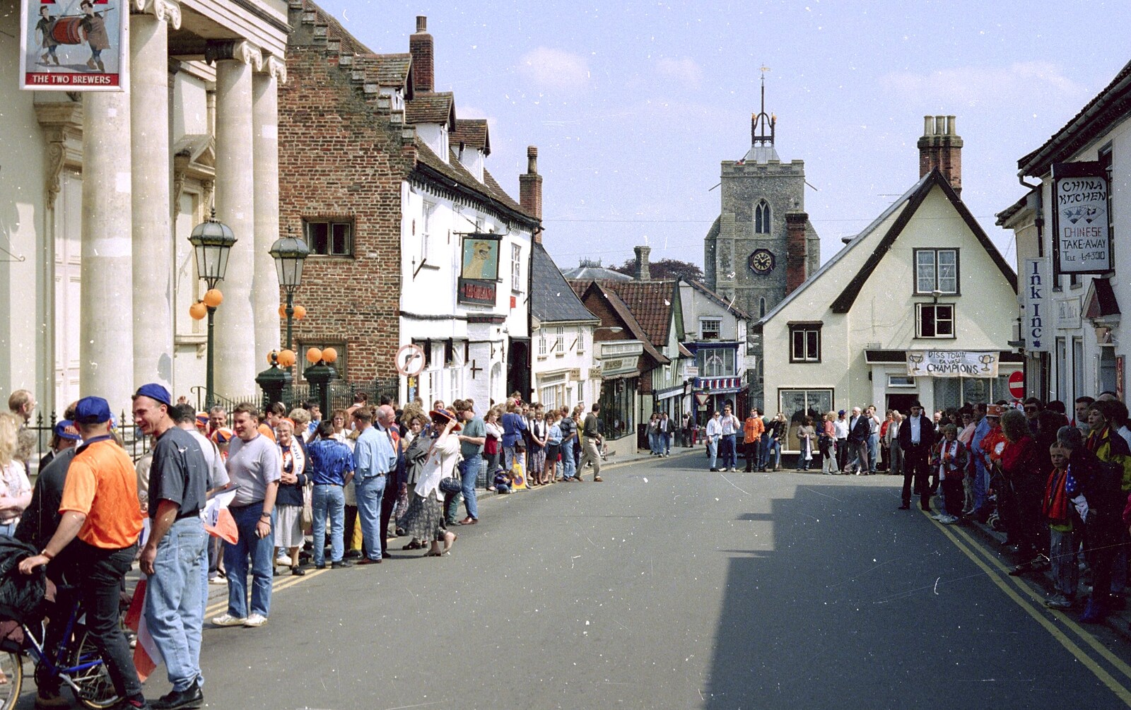 Crowds start to build up on St. Nicholas Street from Diss Town and the F.A. Vase Final, Diss and Wembley, Norfolk and London - 15th May 1994