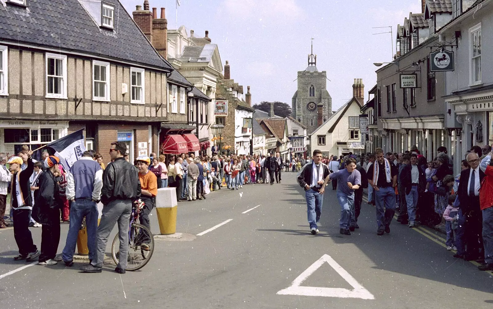 St. Nicholas Street fills up, from Diss Town and the F.A. Vase Final, Diss and Wembley, Norfolk and London - 15th May 1994