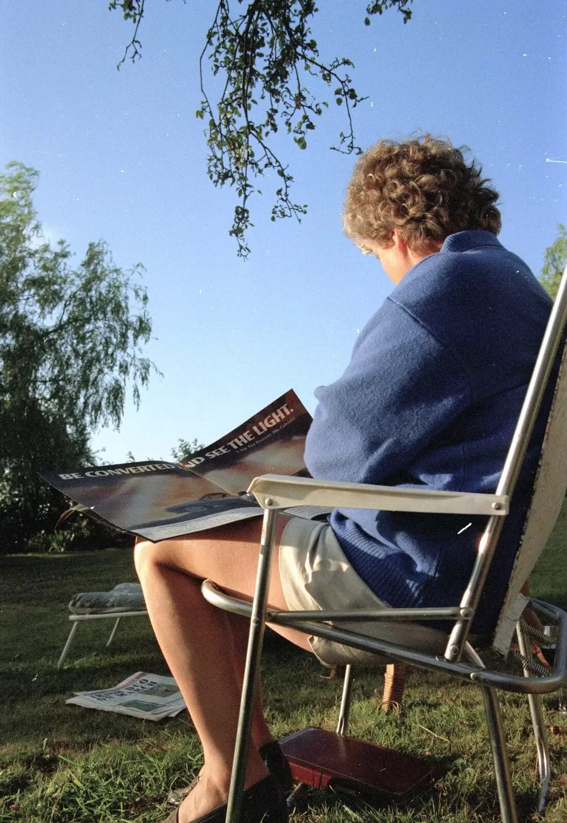 Brenda reads a magazine, from "Mad" Sue's 50th and the Building of the Stuston Bypass, Stuston, Suffolk - 7th July 1994