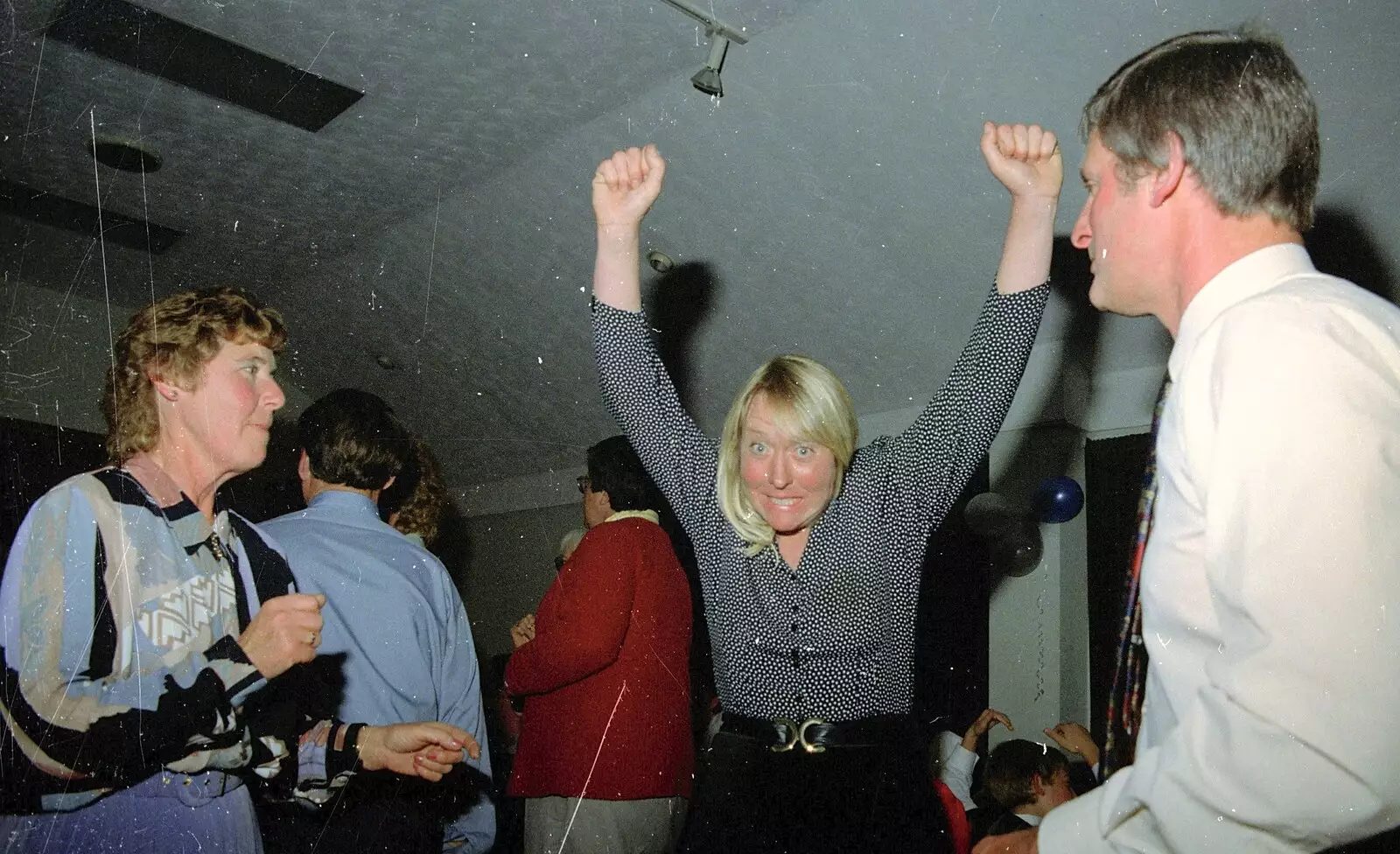 'Mad' Sue gets carried away, from Bernie's Anniversary and Charlie's Wedding, Palgrave and Oakley, Suffolk - 19th July 1994