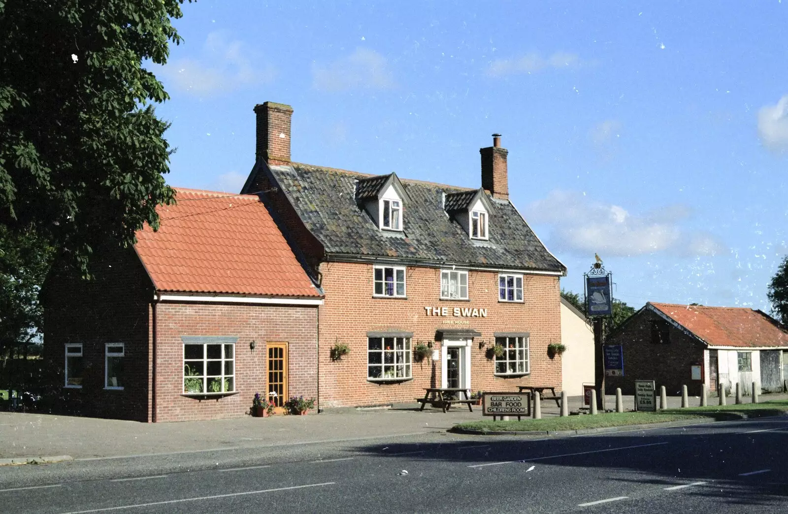 The Swan again, from A Spot of Cricket, Northampton - 5th September 1994