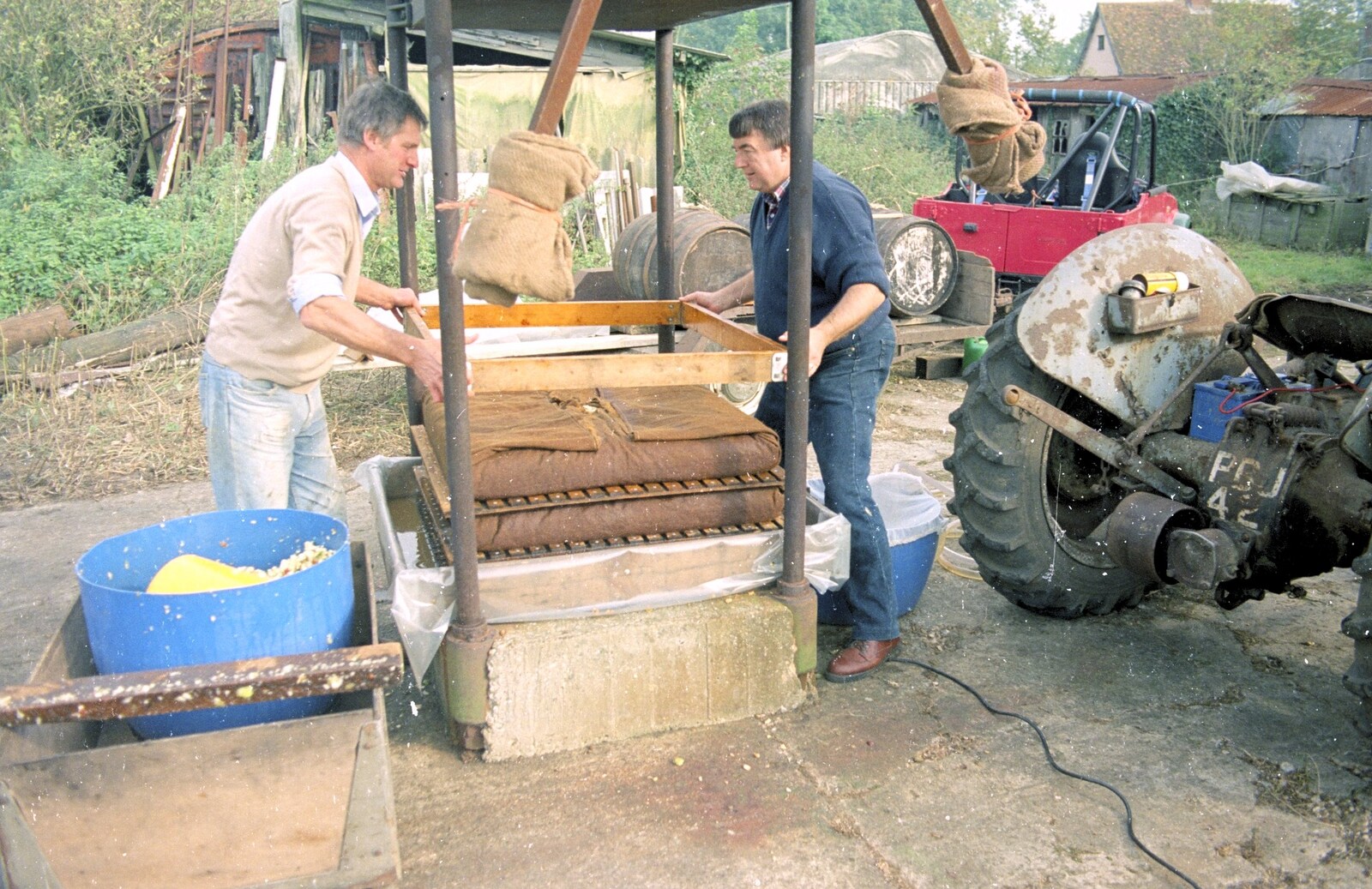 Cider Making (without Rosie), Stuston, Suffolk - 23rd September 1994: Geoff and Corky set up a frame for the next cheese