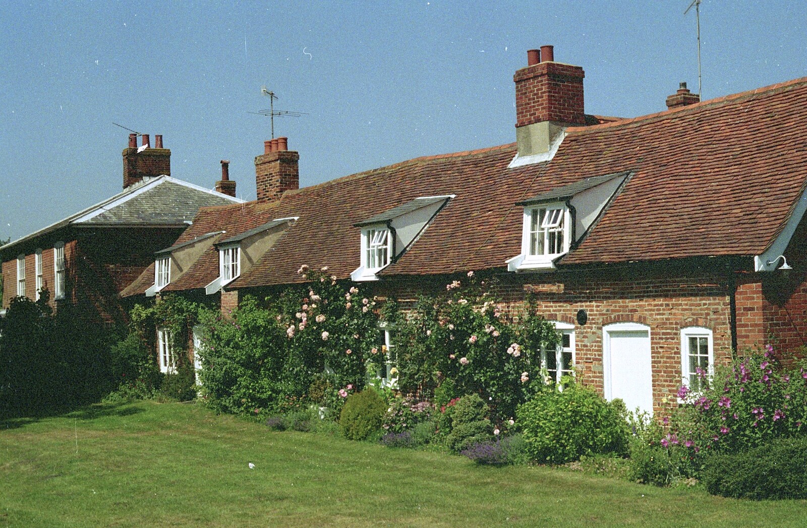 Grandmother, Neil and Caroline Visit, Brome and Orford, Suffolk - 24th July 1995: Low cottages in Orford